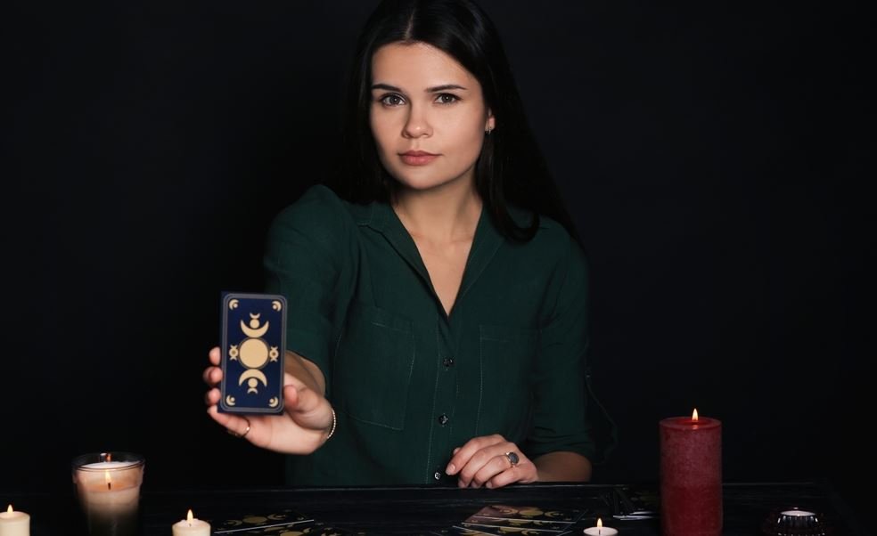 Should i leave this relationship tarot free