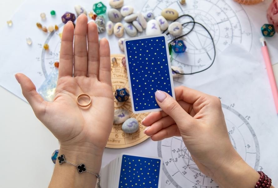 Tarot Reading About Her Return